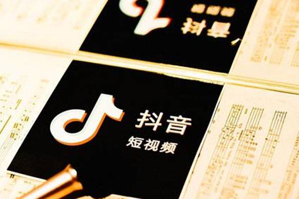 “直播带货：新风尚，销售新纪元”